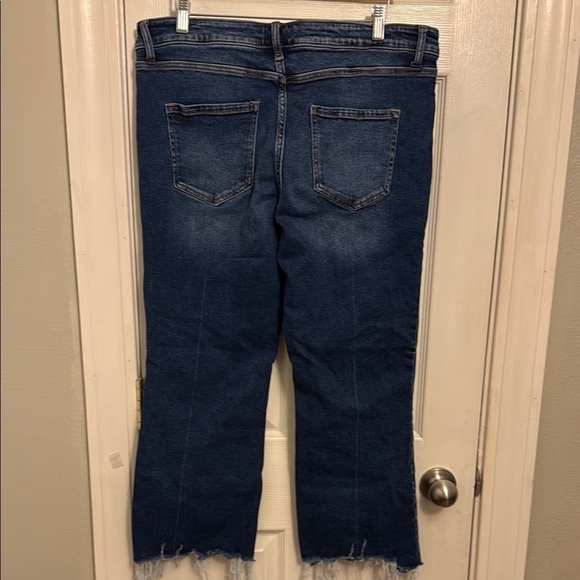 Zenana Outfitters Blue Cropped Ankle Jeans with Frayed Hem #586 - Picture 3 of 9